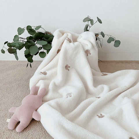 couverture bébé beige en velours avec oursons