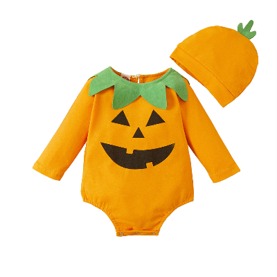 barboteuse bébé citrouille manches longues et souriant