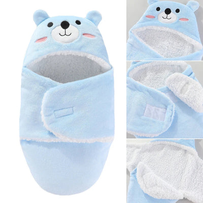 nid d'ange bleu ourson détails - Bébé Touriste