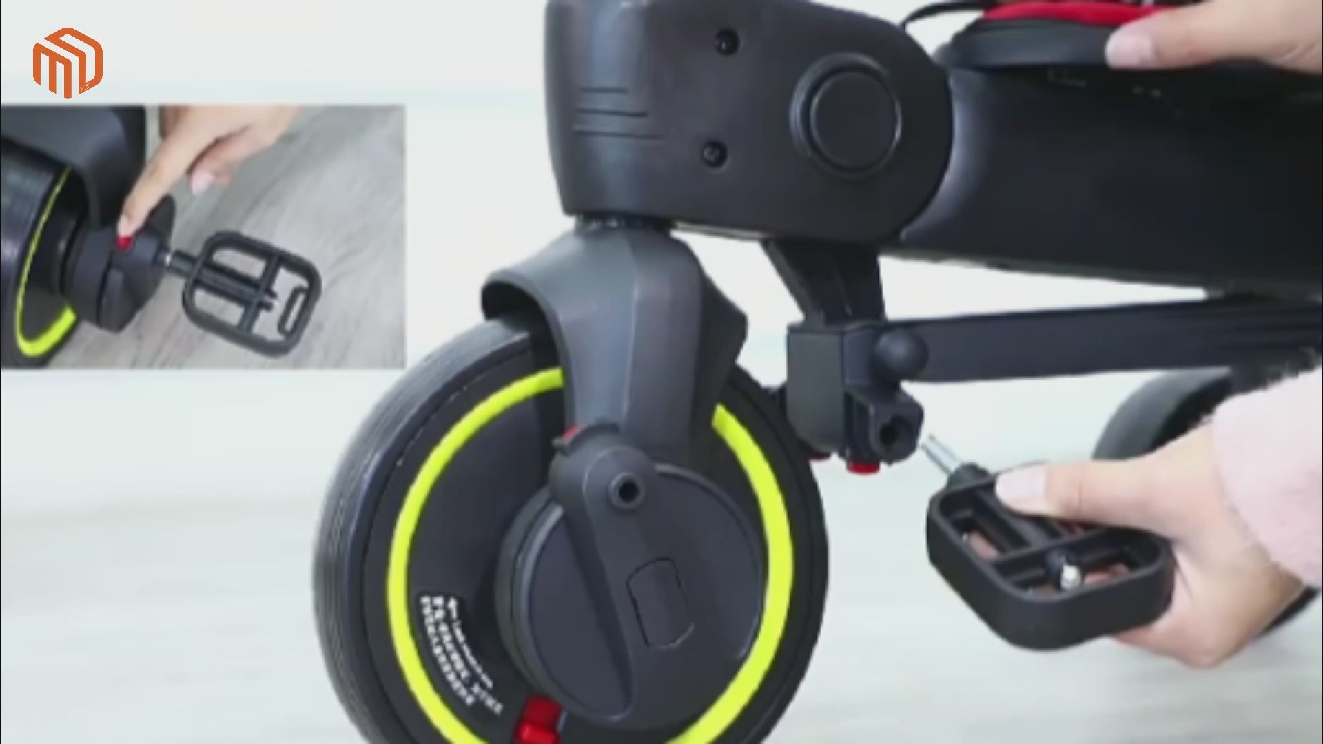 Bébé Touriste poussette pliable rouge tricycle